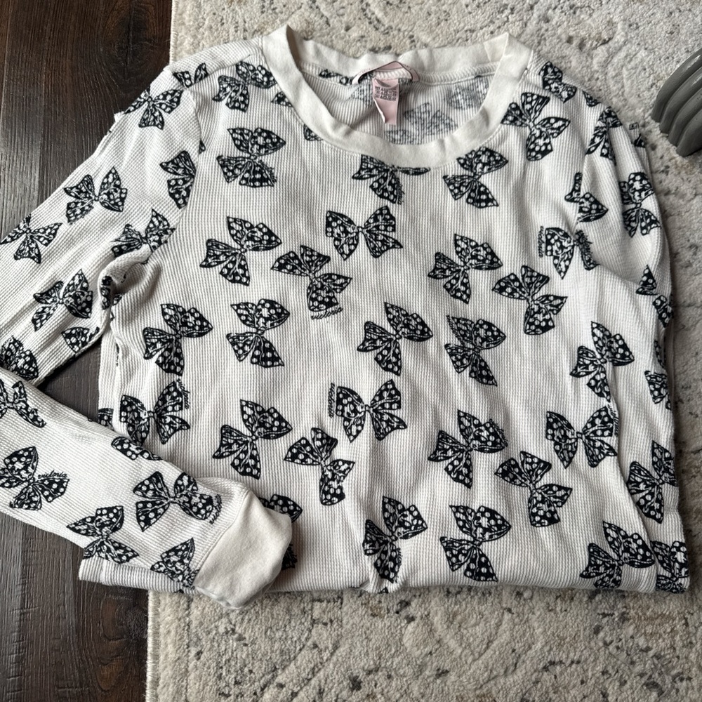 Black and White Bow Patterned Sweater